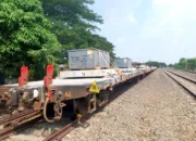 KAI Logistik Perkuat Dukungan Terhadap Proyek Infrastruktur Perkeretaapian Melalui Pengiriman Wesel Bantalan Beton