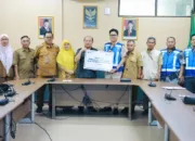 Dukung Pemberdayaan Pertanian, JTT Salurkan Bantuan Alat Semprot Elektrik untuk Kelompok Tani di Bekasi