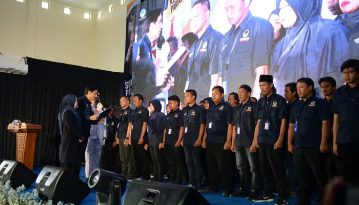 Pelantikan DPC NasDem Indramayu, Lucky Hakim Tekankan Soliditas dan Kepercayaan Publik